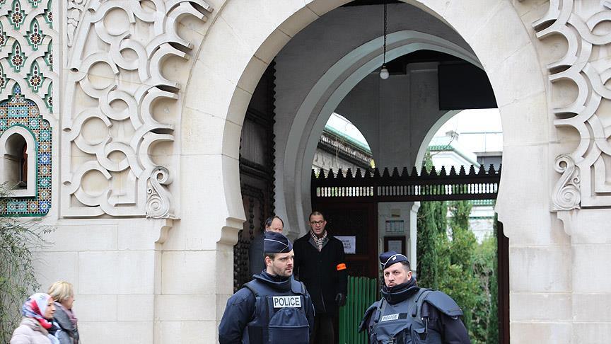 Fransa'da cami kapatıldı